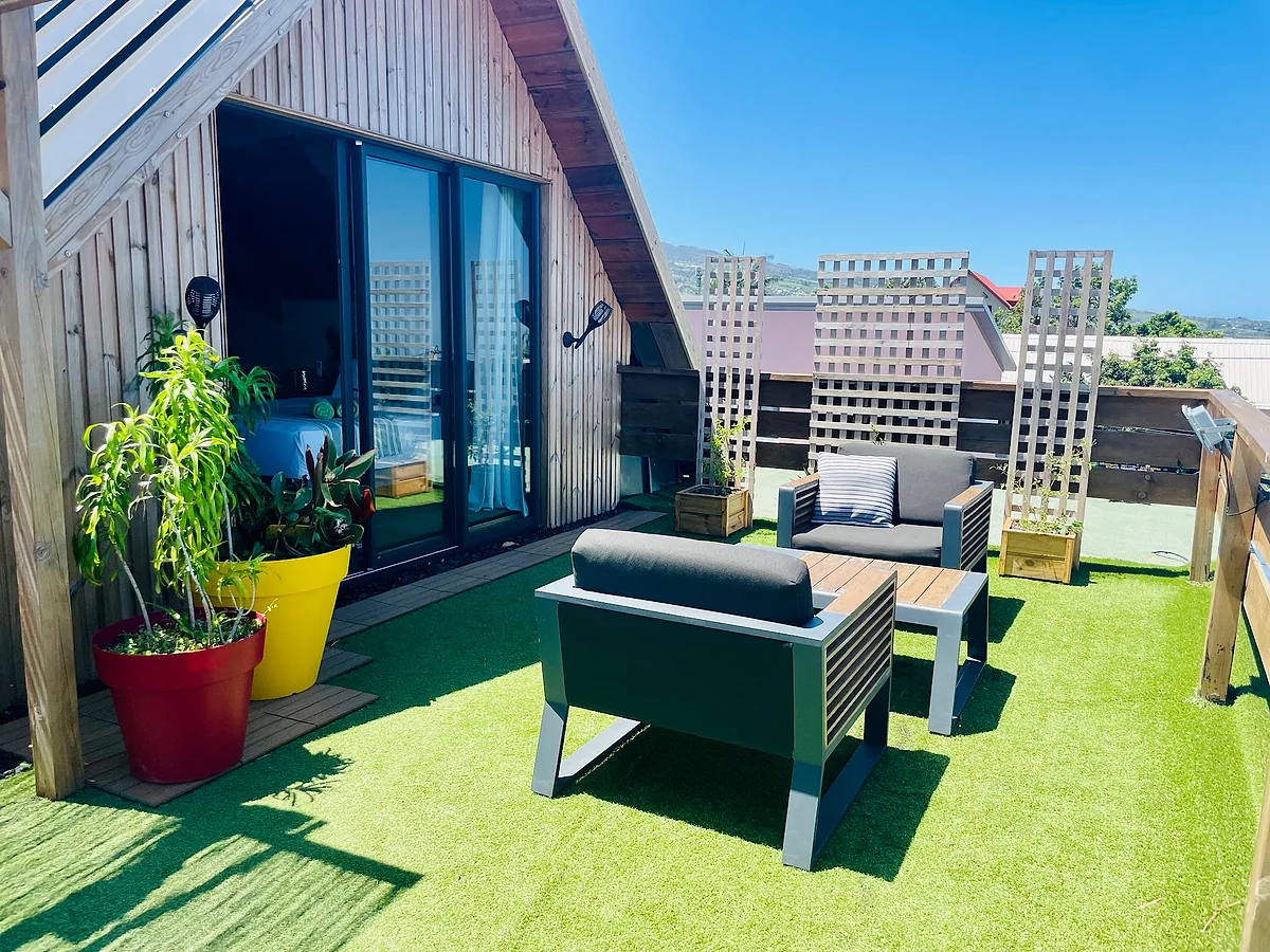 Espace de vie avec vue sur la montagne